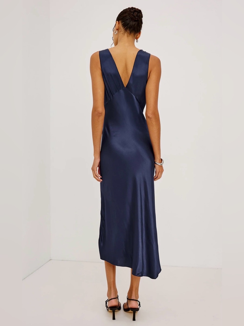 Rails Monique Navy Blue Satin Back Crepe Midi Slip Dress Asymmetrical Hem Sz M - Picture 3 of 16